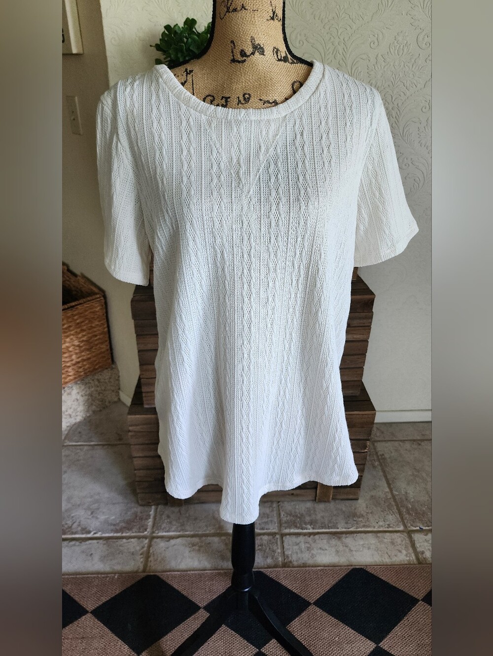 7th Ray White Short-Sleeve Textured Knit Top